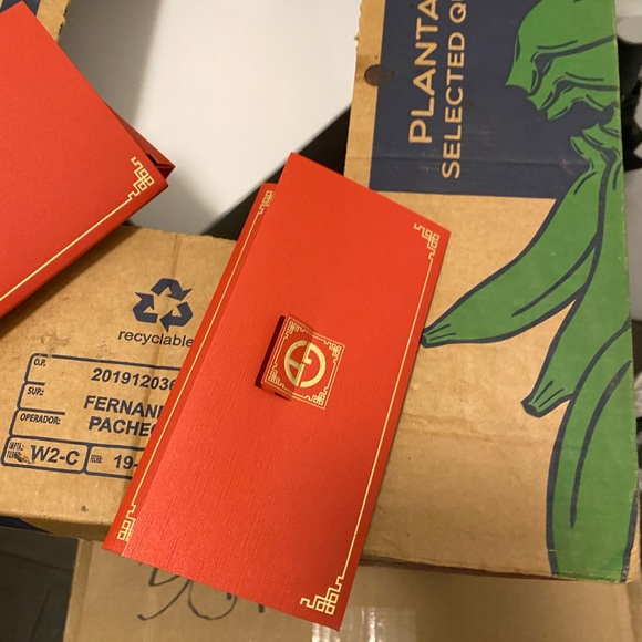 Giorgio Armani red envelope gift - Picture 6 of 9